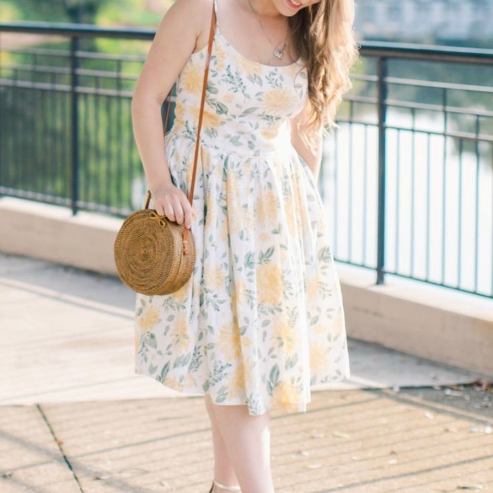 RARE! Gal Meets Glam White Sundress with Yellow Floral Print and Green Leaves - Picture 4 of 11
